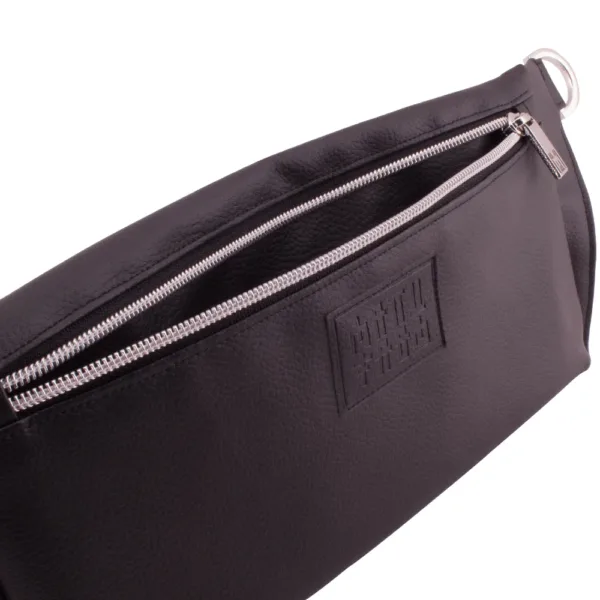 belt bag frontside opened up with manufabo M zipper in black jpg