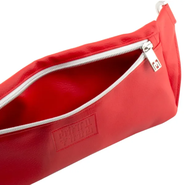 belt bag frontside opened up with manufabo M zipper in red jpg