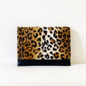 Manufabo Clutch Leo Print Faux Fur back