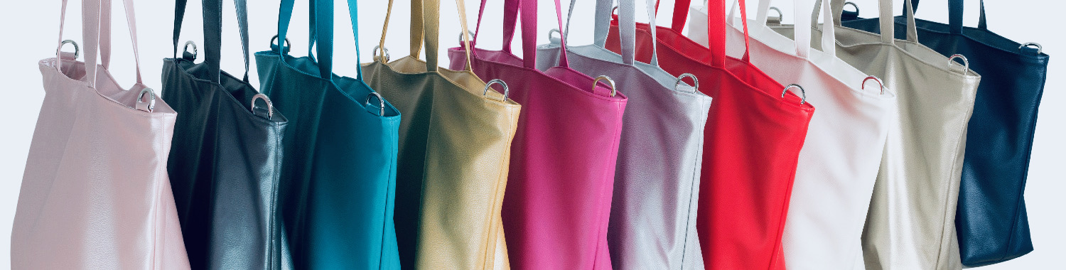 Category Manufabo Bags Shopper Bags Hanging in a row