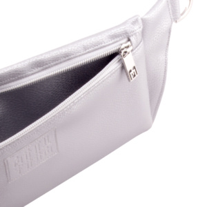 belt bag frontside opened up with manufabo M zipper in metallic silver