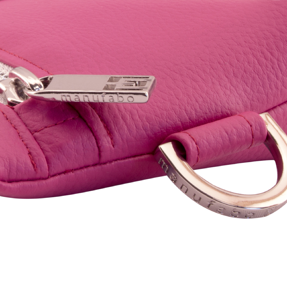 manufabo hardware details zipper and d ring on bag in pink