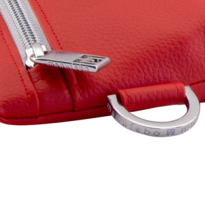 manufabo hardware details zipper and d ring on bag in red