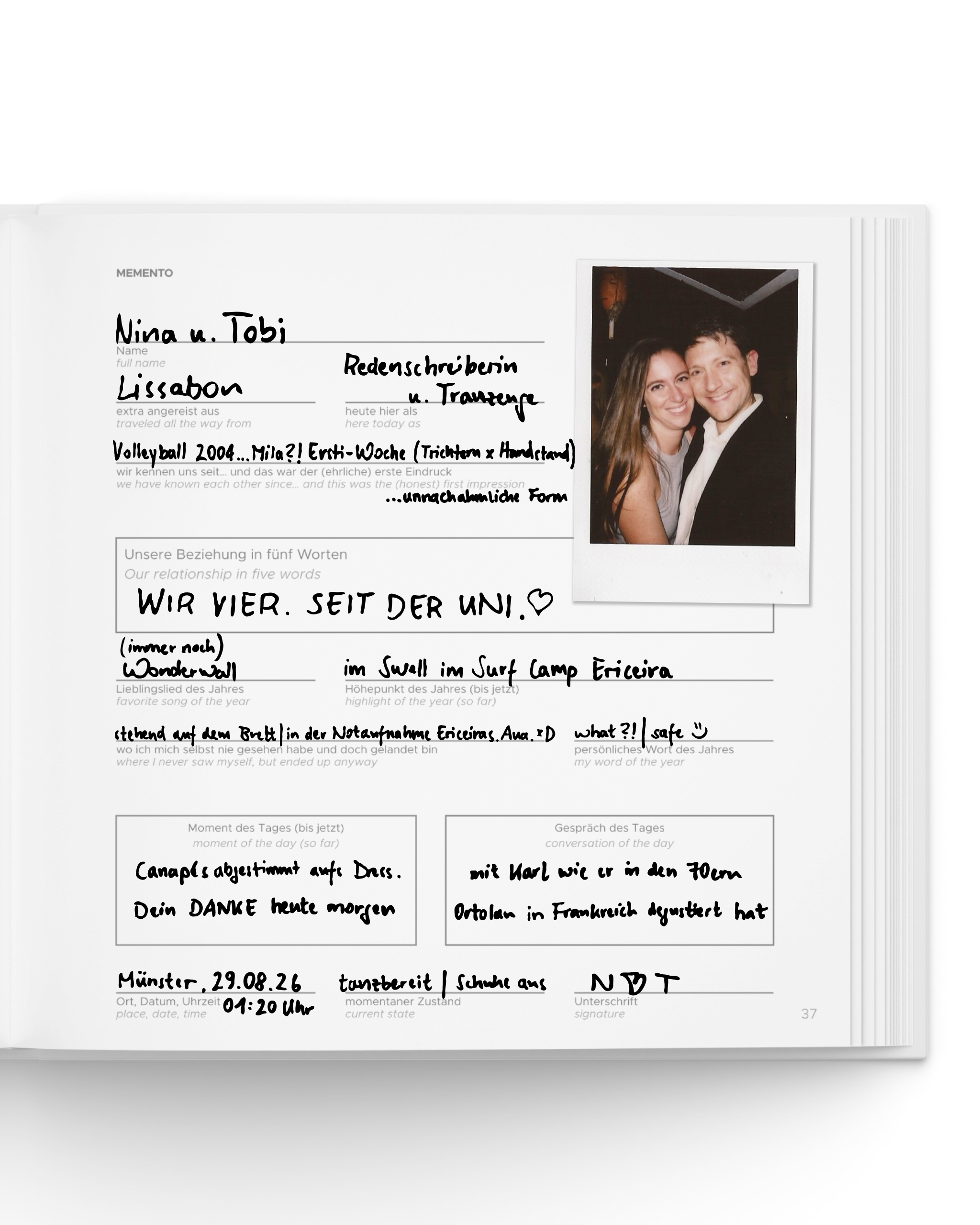 MEMENTO Gästebuch – ausgefüllte Eintragsseite mit Polaroid